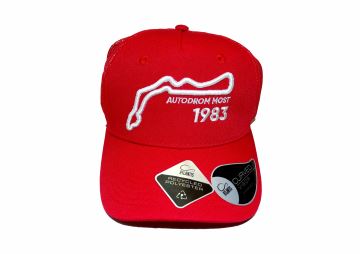 Rote Kappe mit 3D-Laufsteg-Silhouette