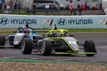 Racing Journal SpeedFest v Mostě: Od cesťáků po formule Racing Journal SpeedFest v Mostě: Od cesťáků po formule