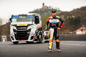 Lacko bereitet sich in Most auf den Saisonhöhepunkt am Nürburgring vor. Lacko bereitet sich in Most auf den Saisonhöhepunkt am Nürburgring vor.